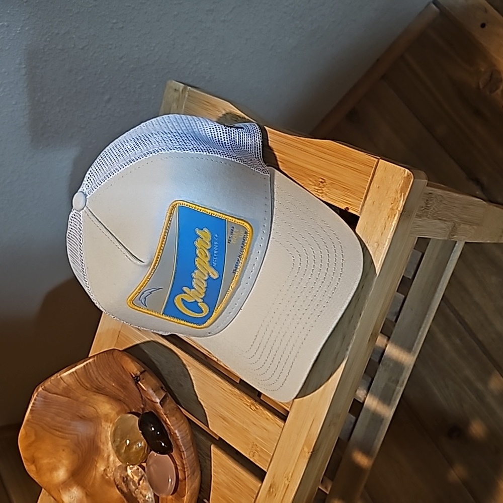 Mens new era trucker style adjustable chargers hat